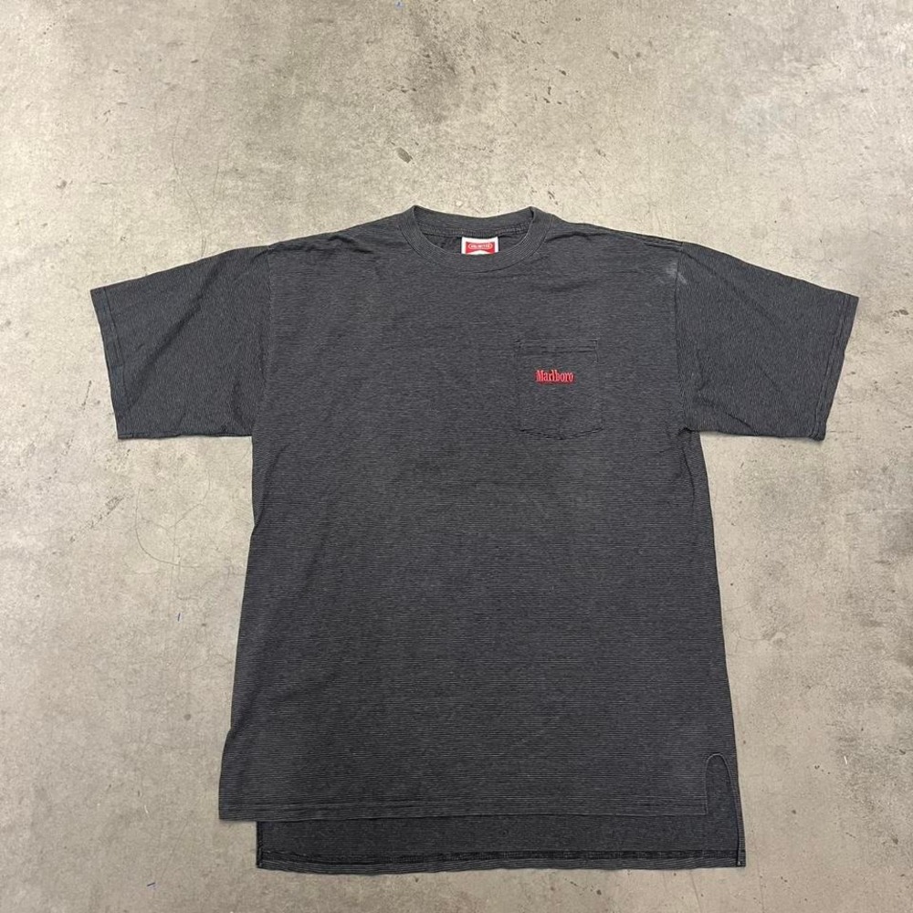 Vintage 90s Marlboro embroidered pocket spell‎ out logo tee shirt